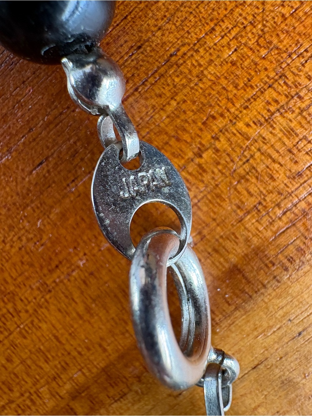 Vintage Lee Sands Mother of Pearl Enamel Beaded Necklace - Picture 4 of 5